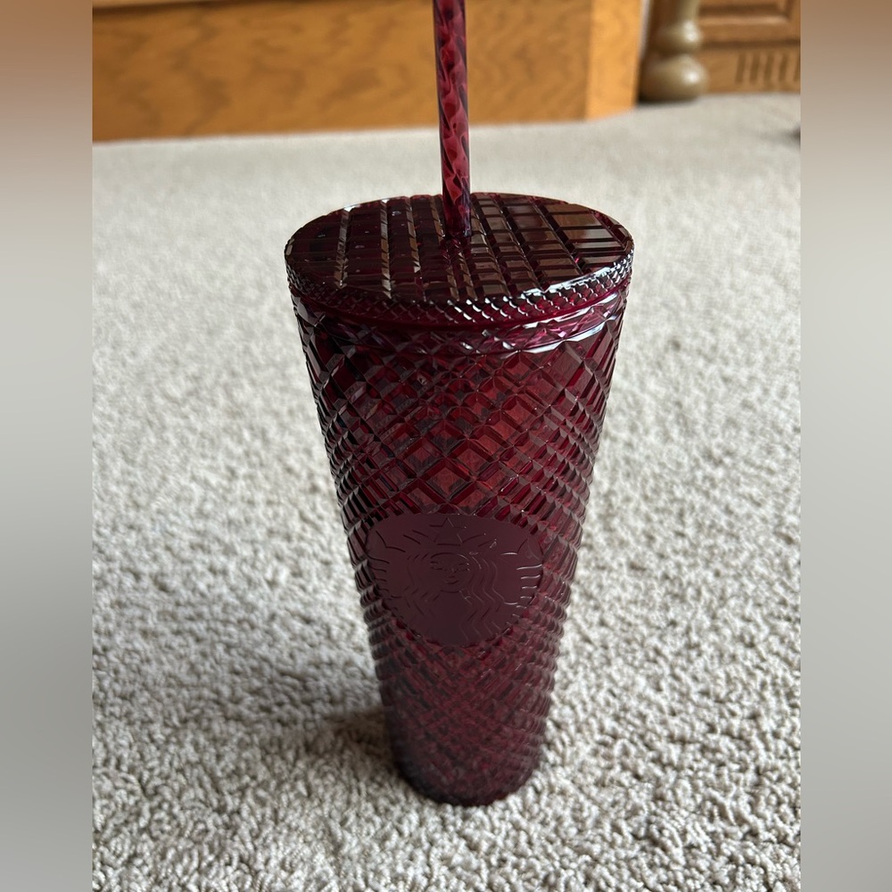 2021 Starbucks 24oz maroon jeweled cold mug with lid and straw. NWT